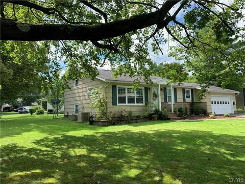16 Maryland Ln, Liverpool, NY 13090 photo 2