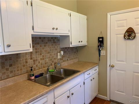 16 Maryland Ln, Liverpool, NY 13090 photo 8