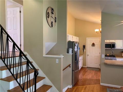 16 Maryland Ln, Liverpool, NY 13090 photo 6
