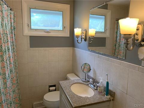 16 Maryland Ln, Liverpool, NY 13090 photo 24