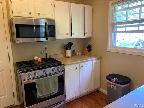 16 Maryland Ln, Liverpool, NY 13090 photo 9