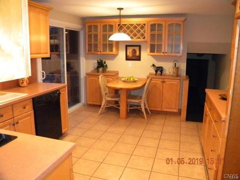 6327 Danbury Dr, Jamesville, NY 13078 photo 2