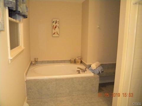 6327 Danbury Dr, Jamesville, NY 13078 photo 8