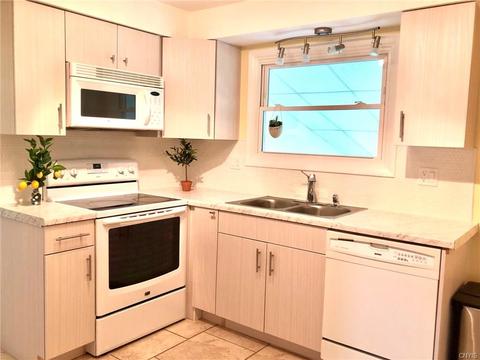 111 Craig Cir, Syracuse, NY 13214 photo 6