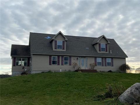 24 Balcom Dr, Pulaski, NY 13142 photo 2
