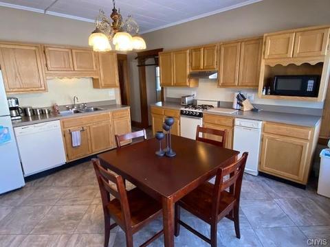 2 Van Epps St, Vernon, NY 13476 photo 8