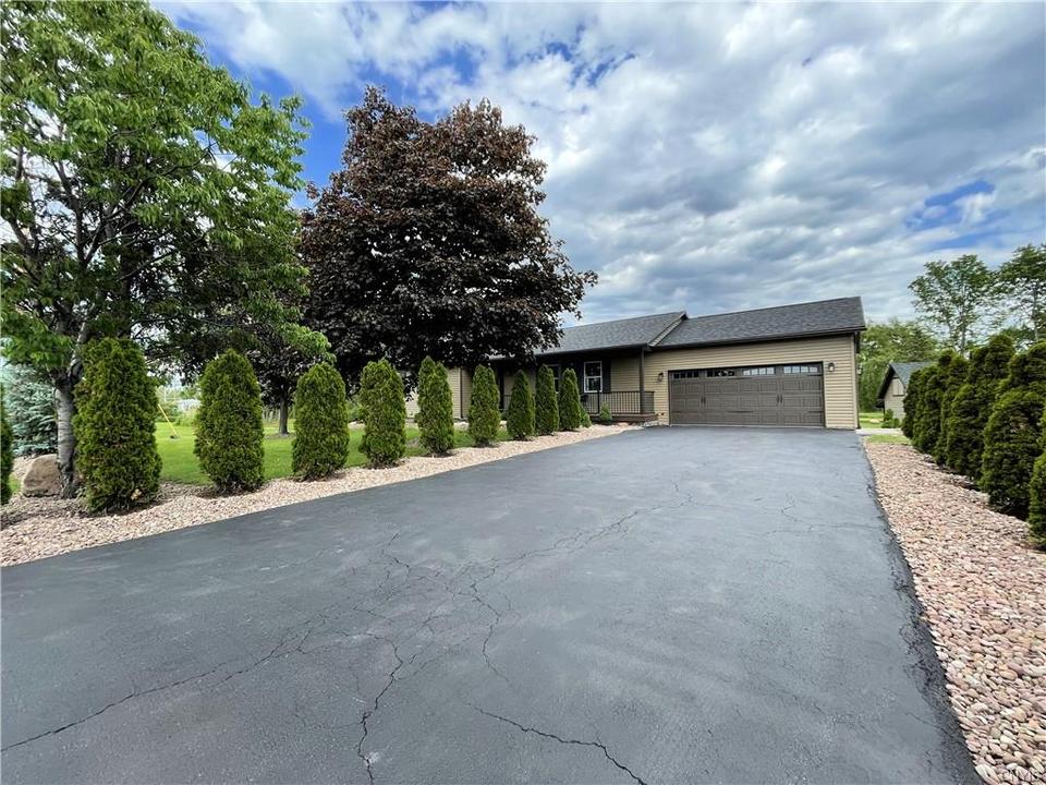 211 Horan Rd, Syracuse, NY 13209 50 Photos MLS S1341566 Movoto