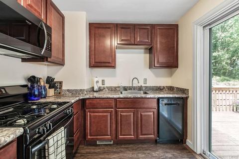 108 Grover St, East Syracuse, NY 13057 photo 7