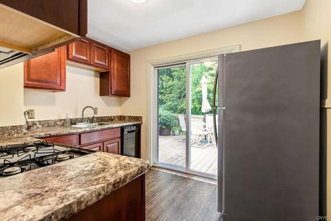 108 Grover St, East Syracuse, NY 13057 photo 8