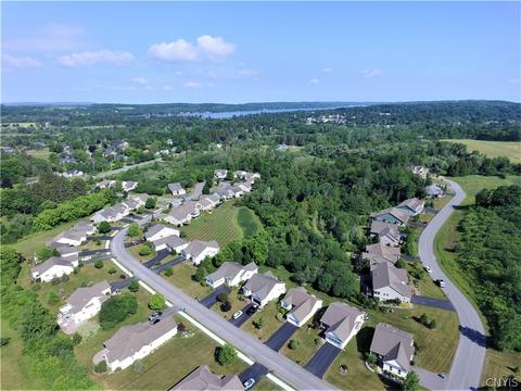 27 S Meadow Dr, Cazenovia, NY 13035