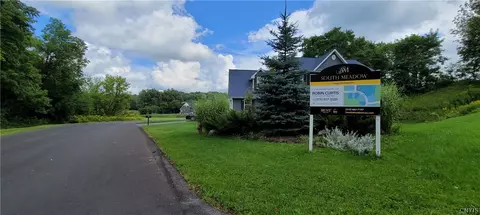 31 S Meadow Dr, Cazenovia, NY 13035