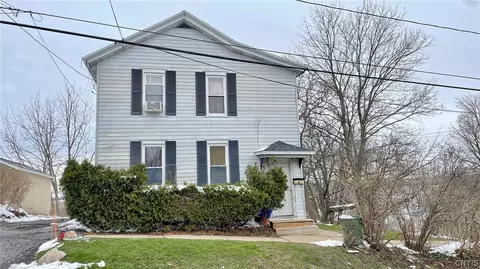 202 Pharis St, Syracuse, NY 13204