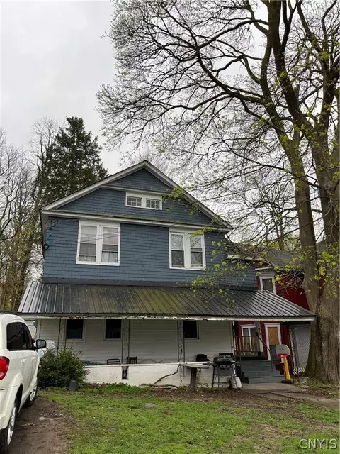 196 Woodlawn Ave, Auburn, NY 13021