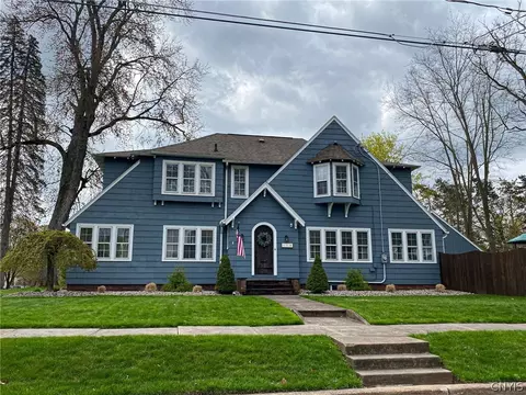 118 E Grove St, Oneida, NY 13421 photo 1