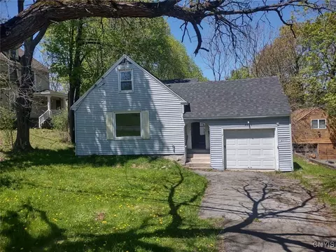 4771 W Seneca Tpke, Onondaga, NY 13215