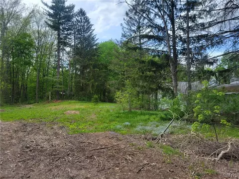 8777 River Rd, Lysander, NY 13027
