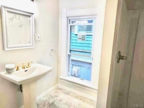 1107 Spring St, Syracuse, NY 13208 photo 19