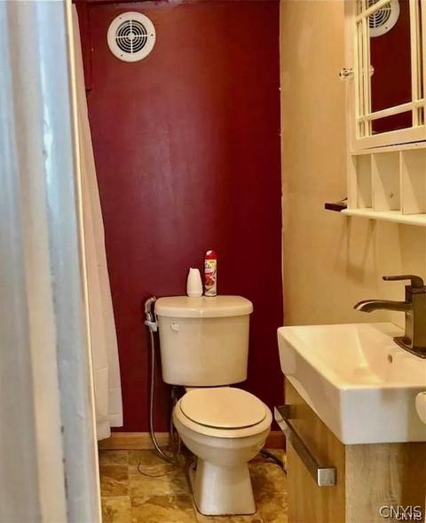 1107 Spring St, Syracuse, NY 13208 photo 22