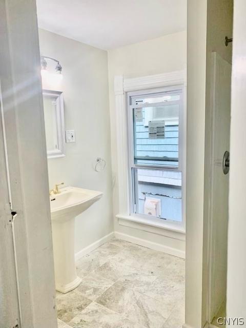 1107 Spring St, Syracuse, NY 13208 photo 4