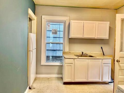 1107 Spring St, Syracuse, NY 13208 photo 17