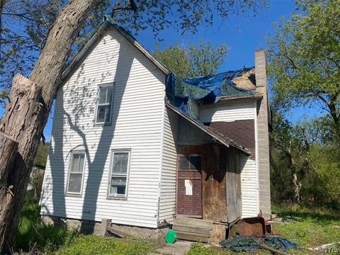 631 Cayuga Ave, Watertown, NY 13601