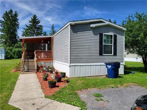 43 Blauvelt Dr, Mentz, NY 13140