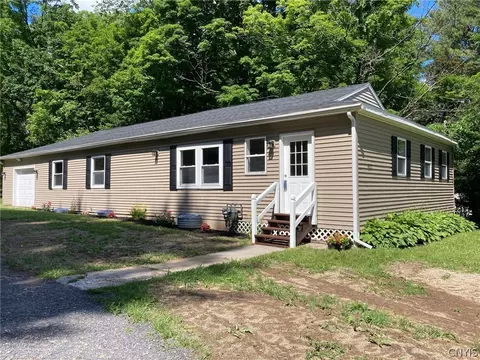 4527 Jordan Rd, Skaneateles Falls, NY 13153