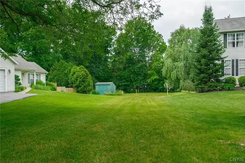 136 Casterbridge Ln, Lysander, NY 13027 photo 2
