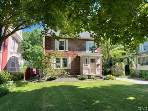 224 E Grove St, Oneida, NY 13421 photo 2