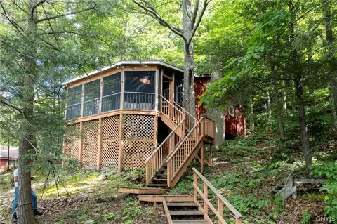 958 Ten Mile Point Rd, Spafford, NY 13152