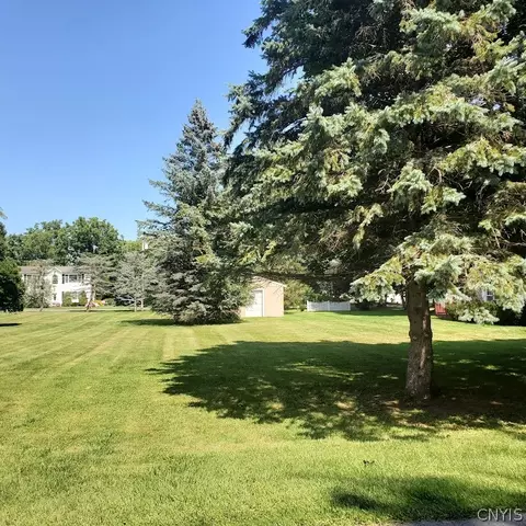3489 Paul Ave, Camillus, NY 13164