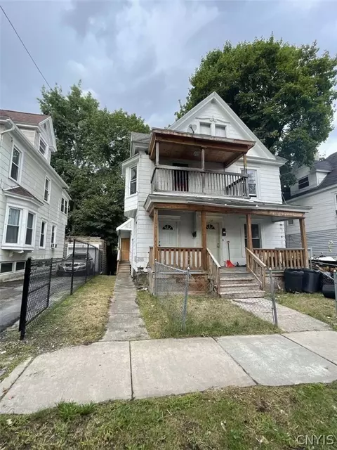 132 Parkway Dr, Syracuse, NY 13207