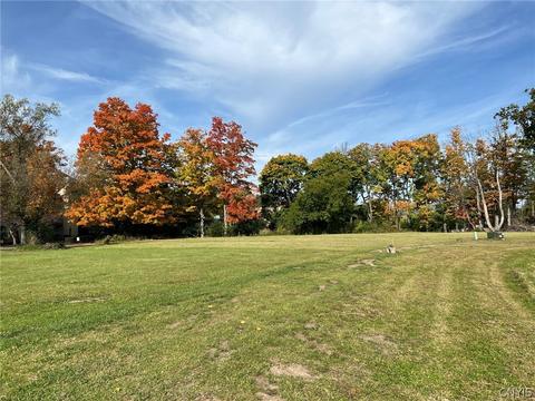 102 Southgate Rd, Utica, NY 13501