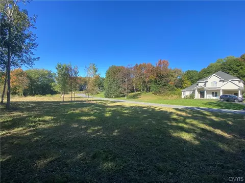 000 Pond View Dr, Minetto, NY 13126