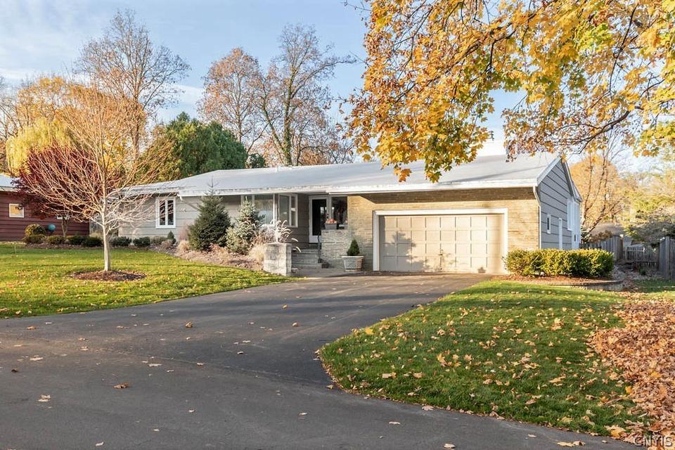 104 Bradford Ln, Syracuse, NY 13224 | 38 Photos | MLS #S1442418 - Movoto