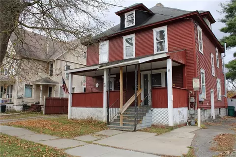 18 Elm St, Cortland, NY 13045