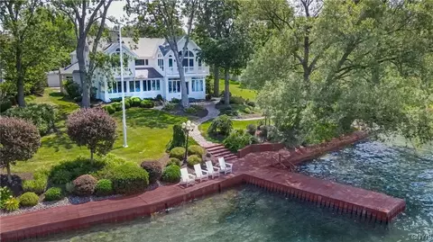 3217 E Lake Rd, Skaneateles, NY 13152