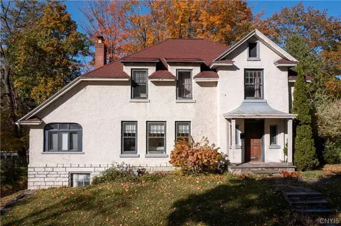 35 State St, Skaneateles, NY 13152