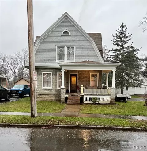 2 Union St, Sherburne, NY 13460