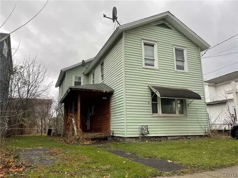 3 Rock Ave, Auburn, NY 13021