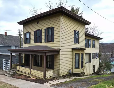 23 Loomis St, Little Falls, NY 13365