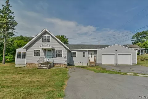 103 Vine St, Salina, NY 13088