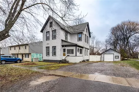 8 Wheeler St, Auburn, NY 13021