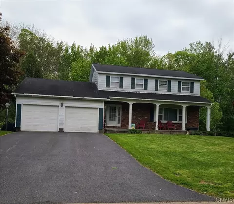 17 Mccollum Dr, Fulton, NY 13069
