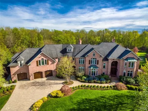 26 Wessex Ct, Pittsford, NY 14534