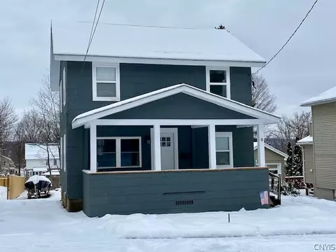 8 Wagner Ave, Whitestown, NY 13492