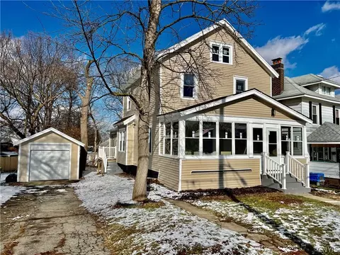 213 Hamden Dr, Salina, NY 13208