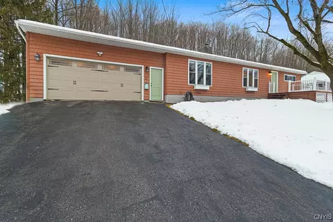 12 Lower Woods Rd N, Utica, NY 13501