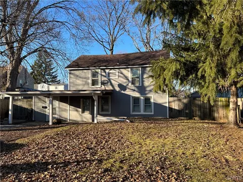 601 Earl Ave, Salina, NY 13211
