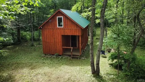 11 Chilton Rd, Williamstown, NY 13493